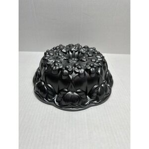 Nordic Ware Violet Flower Bundt‎ Cake Pan Williams Sonoma 10 Cup USA Retired
